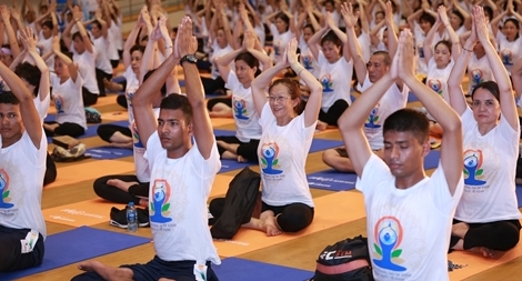 Đồng diễn Yoga ở 10 tỉnh thành của Việt Nam